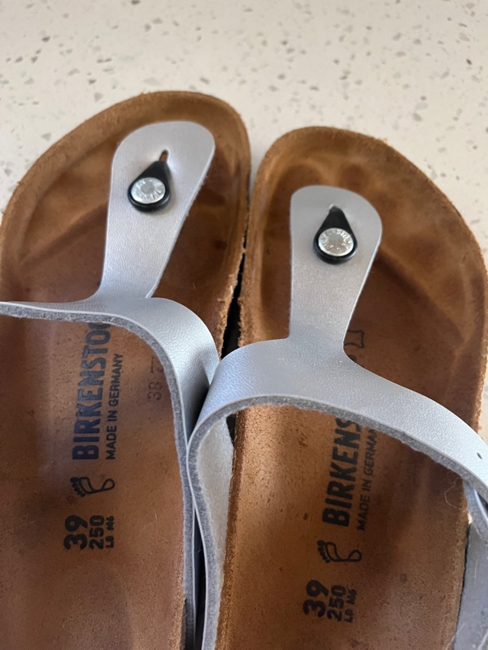 Birkenstock Silver Metallic T-Strap Thong Sandals 39 gizeh - Picture 3 of 6